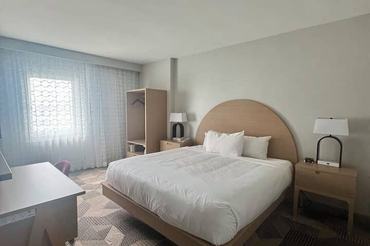 Room 4 of 22