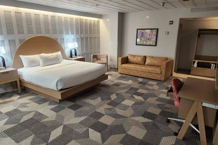 Room 11 of 22