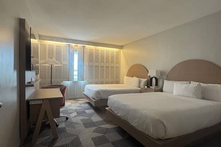 Room 10 of 22