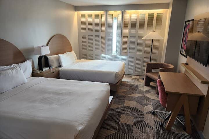Room 9 of 22